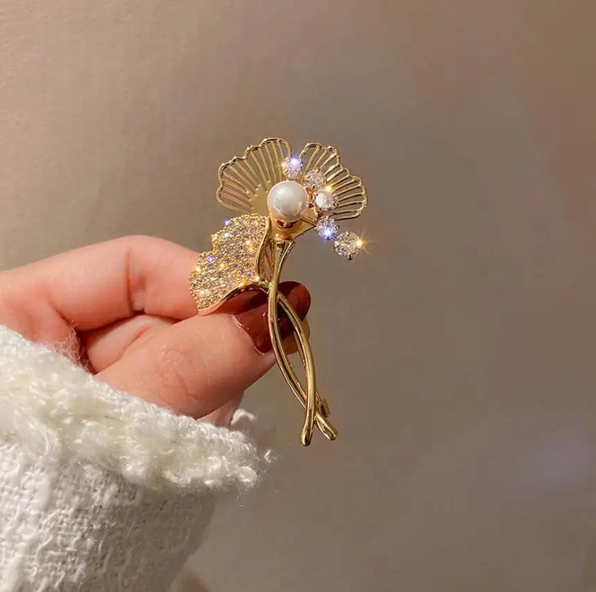 Fashion Crystal Red Cherry Brooches For Women Clothing Cute Alloy Crystal Fruit Enamel Pins Party Jewelry Gifts