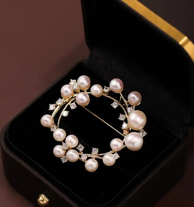 Fashion Crystal Red Cherry Brooches For Women Clothing Cute Alloy Crystal Fruit Enamel Pins Party Jewelry Gifts
