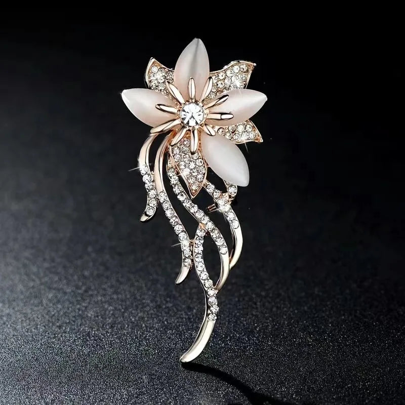 Fashion Crystal Red Cherry Brooches For Women Clothing Cute Alloy Crystal Fruit Enamel Pins Party Jewelry Gifts