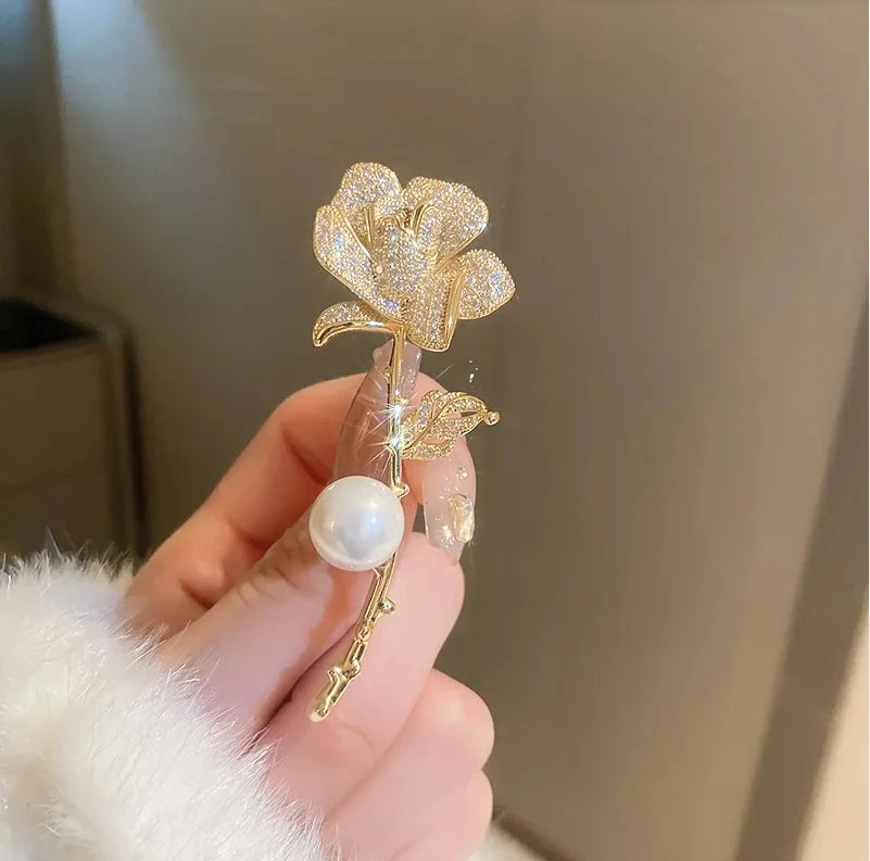 Fashion Crystal Red Cherry Brooches For Women Clothing Cute Alloy Crystal Fruit Enamel Pins Party Jewelry Gifts