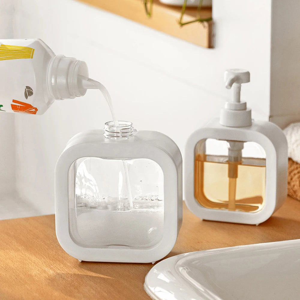 A large-capacity soap dispenser bottle, transparent visible plastic press bottle, suitable for travel, kitchen, bathroom